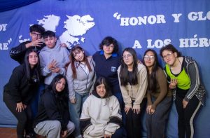 Río Turbio: Estudiantes del Secundario N° 4 construyen memoria con una muestra fotográfica de Malvinas