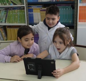 “Un libro abre puertas y genera oportunidades”: crece el Plan Provincial de Alfabetización en Santa Cruz