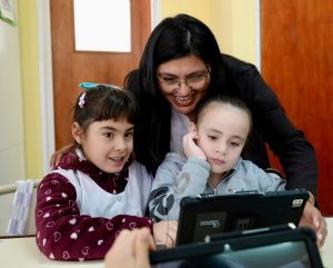 “Un libro abre puertas y genera oportunidades”: crece el Plan Provincial de Alfabetización en Santa Cruz