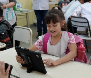 “Un libro abre puertas y genera oportunidades”: crece el Plan Provincial de Alfabetización en Santa Cruz