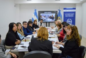 Educación trabaja para potenciar las políticas de gestión