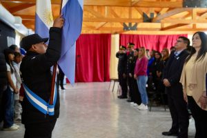 Claudio Vidal destacó el trabajo conjunto para cumplir con el sueño del techo propio a familias de Tres Lagos