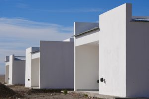 Claudio Vidal destacó el trabajo conjunto para cumplir con el sueño del techo propio a familias de Tres Lagos