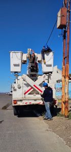 Provincia optimizó servicios en Caleta Olivia con obras de iluminación y saneamiento estratégico