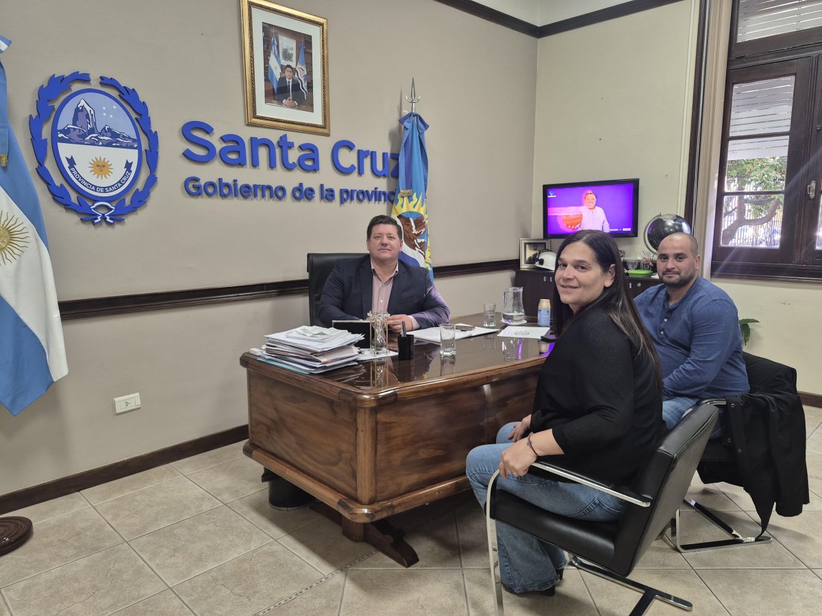 Más obras y desarrollo: Gobierno provincial fortalece la agenda de trabajo con Tres Lagos