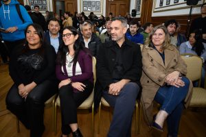 Claudio Vidal entregó terrenos con servicios en Río Gallegos: “Los vecinos necesitan respuestas y nosotros estamos para darlas”