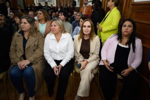 Claudio Vidal entregó terrenos con servicios en Río Gallegos: “Los vecinos necesitan respuestas y nosotros estamos para darlas”