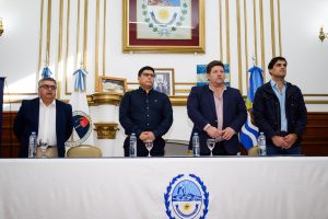 Claudio Vidal entregó terrenos con servicios en Río Gallegos: “Los vecinos necesitan respuestas y nosotros estamos para darlas”