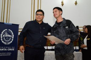 Claudio Vidal entregó terrenos con servicios en Río Gallegos: “Los vecinos necesitan respuestas y nosotros estamos para darlas”