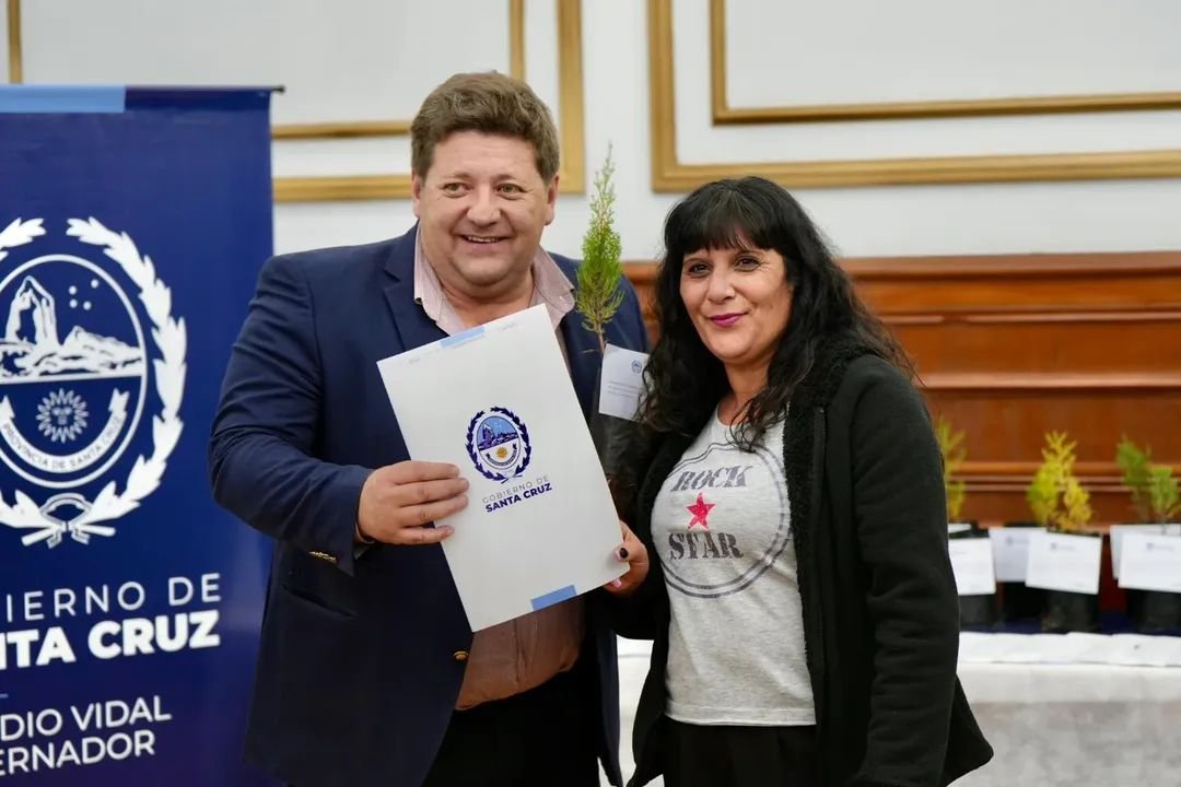 Terrenos en Río Gallegos: “No son palabras, son hechos”, destacó Pedro Luxen sobre la entrega a 25 familias