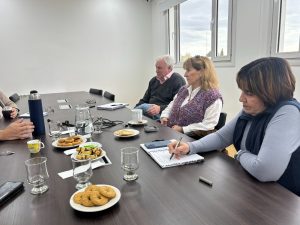 Temporada invernal: el Gobierno de Santa Cruz avanza para garantizar carbón al campo santacruceño