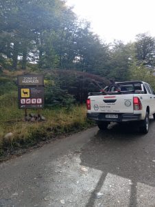 Instalación de cartelería en la Reserva Provincial Lago Del Desierto