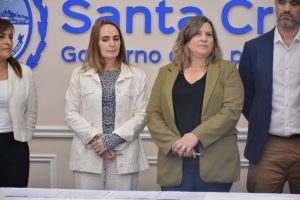 Prácticas profesionalizantes en Santa Cruz: el Gobierno firma convenios para vincular educación y empleo