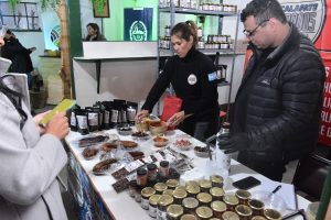 La carne de guanaco gana protagonismo en la Rural con propuestas gastronómicas locales