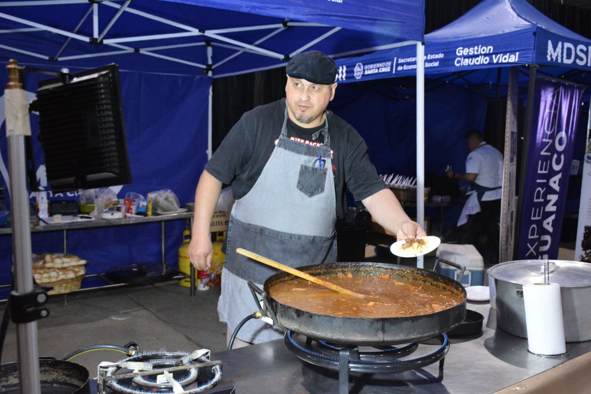 La carne de guanaco gana protagonismo en la Rural con propuestas gastronómicas locales