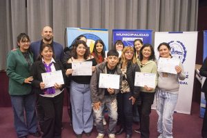 Formación y trabajo: Se entregaron certificados en cuidado de adultos mayores en Piedra Buena