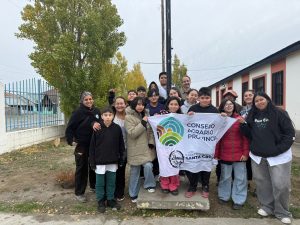 Se realizó jornada de forestación en la escuela 63 de Río Gallegos