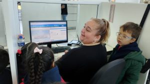 El Registro Civil abre sus puertas a estudiantes para promover el derecho a la identidad