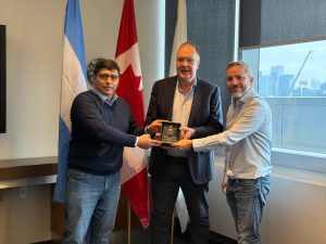 Claudio Vidal encabeza una misión en Canadá para fortalecer el desarrollo energético y la creación de empleo en Santa Cruz
