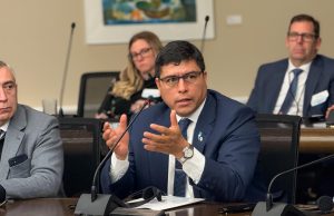 Vidal mostró en Canadá las oportunidades de inversión que ofrece Santa Cruz