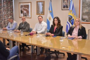 FOMICRUZ realizó la apertura de sobres de la licitación para perforaciones en pozos a diamantina