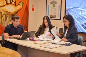 FOMICRUZ realizó la apertura de sobres de la licitación para perforaciones en pozos a diamantina