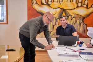 FOMICRUZ realizó la apertura de sobres de la licitación para perforaciones en pozos a diamantina