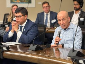 “Vamos a acompañar cada proyecto que impulse el crecimiento de Santa Cruz”, afirmó Llugdar en Canadá