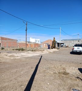 Servicios Públicos, junto a los vecinos, ejecuta nueva obra de agua en Pico Truncado