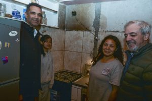 El Gobierno de Santa Cruz impulsa la instalación de gas natural para fortalecer la economía familiar
