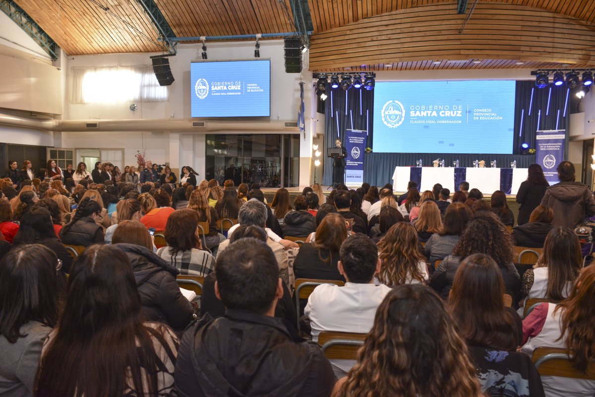 Educación presentó la guía "Escuelas que Acompañan en Comunidad”