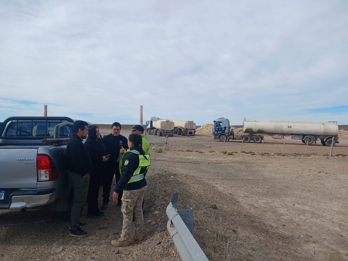 Retuvieron camiones por transporte irregular de agua en inmediaciones del yacimiento Don Nicolás
