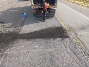 El Distrito Vial Gobernador Gregores lleva adelante trabajos sobre la Ruta Nacional N° 40