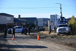Seguridad instaló una torre de vigilancia móvil en el barrio El Faro de Río Gallegos