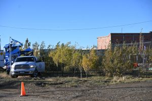 Seguridad instaló una torre de vigilancia móvil en el barrio El Faro de Río Gallegos
