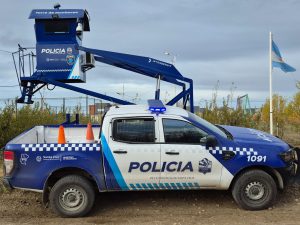 Seguridad instaló una torre de vigilancia móvil en el barrio El Faro de Río Gallegos