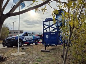Seguridad instaló una torre de vigilancia móvil en el barrio El Faro de Río Gallegos