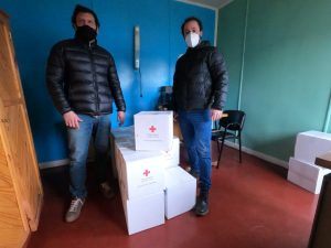 Vialidad Provincial entregó kits de ayuda humanitaria de la Cruz Roja a las localidades de la Cuenca Carbonífera