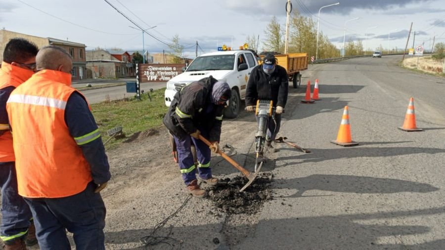 Vialidad Provincial concreta tareas de bacheo en la Ruta Nacional Nº3