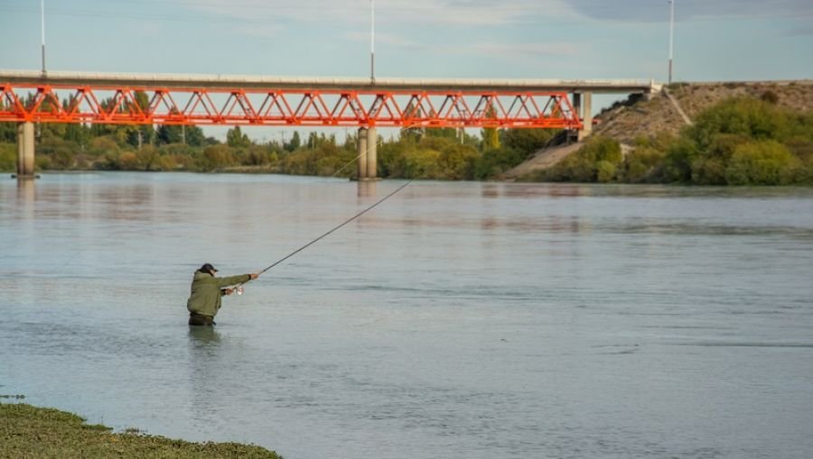 Avanzan en líneas de acción para la habilitación de la pesca deportiva en Santa Cruz