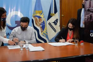El Gobierno de Santa Cruz firmó convenio con la Municipalidad de Río Gallegos para incorporar 700 familias a la red de gas