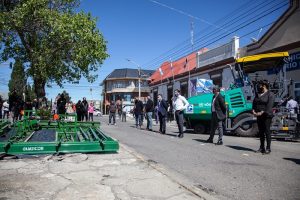Álvarez: “Con los recursos que generan las actividades extractivas de Santa Cruz y junto a los municipios, llegamos a lxs vecinxs”
