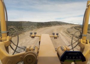 Concretan tareas de perfilado en las Rutas Provinciales Nº 81 y 35