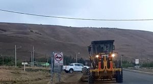 Vialidad Provincial trabaja en banquinas de la Ruta Nº 40