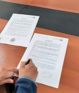 Ciclo lectivo 2021: El Gobierno de Santa Cruz firmó un acuerdo de precios para la canasta escolar