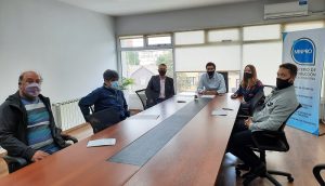 Ciclo lectivo 2021: El Gobierno de Santa Cruz firmó un acuerdo de precios para la canasta escolar