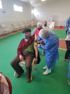 Vacunaron a adultos mayores de 80 años en Perito Moreno