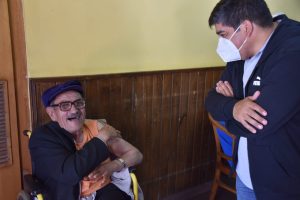 Comenzó la vacunación a adultos mayores institucionalizados en Río Gallegos
