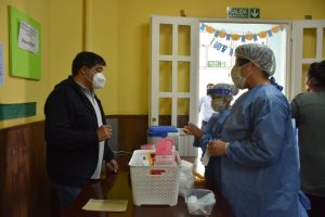 Comenzó la vacunación a adultos mayores institucionalizados en Río Gallegos