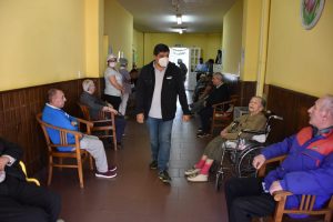 Comenzó la vacunación a adultos mayores institucionalizados en Río Gallegos